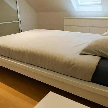 Cozy Duplex With Free Parking Apartment *